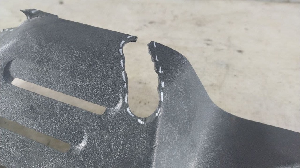 пластик салона б/у \ сколы - 3